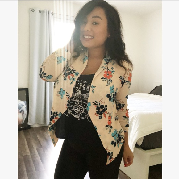 Tops - Floral Blazer
